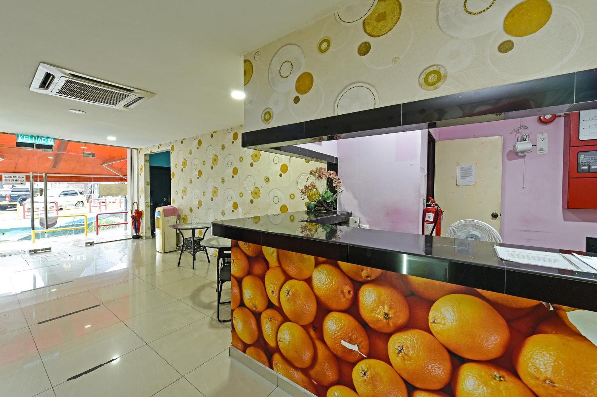 Super Oyo 992 Orange Hotel 瓜拉比拉 外观 照片